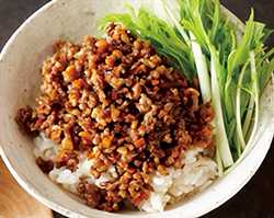 納豆と根菜のそぼろ丼の出来上がり写真